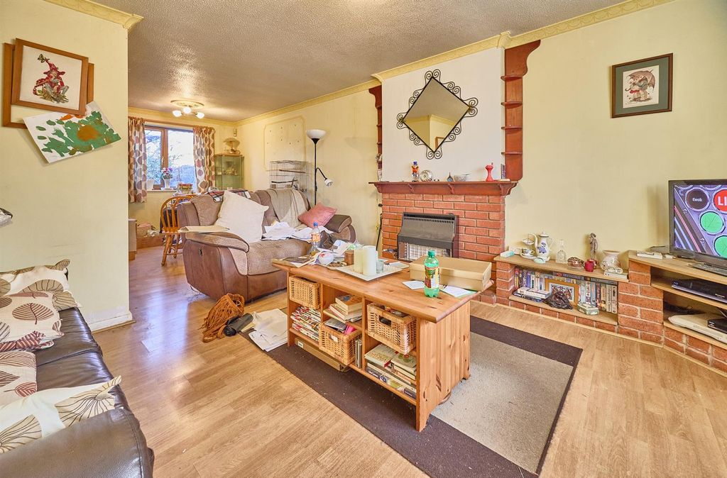 Property photo 3 of 10 Through Lounge Dining Room