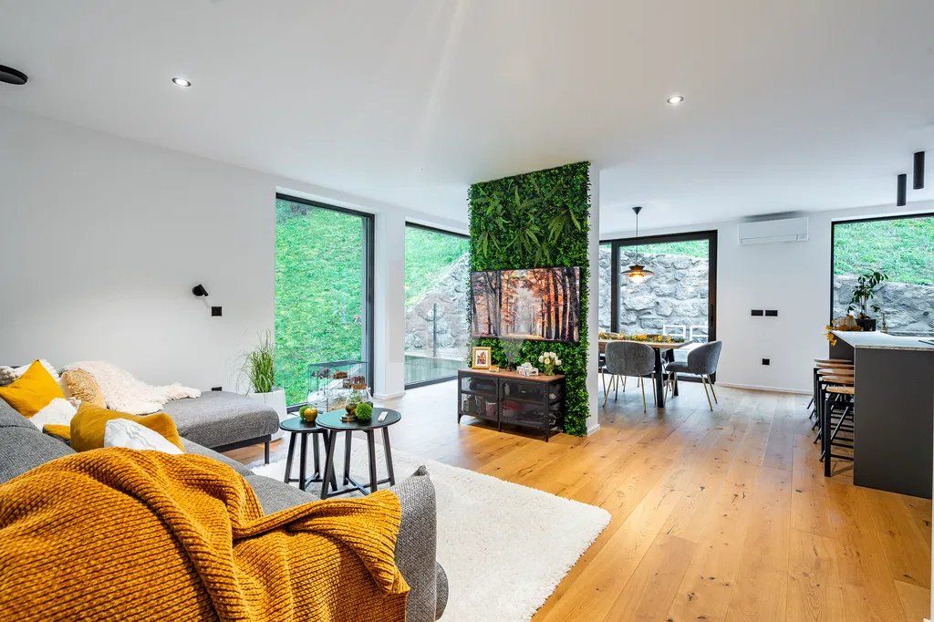 Property photo 1 of 40