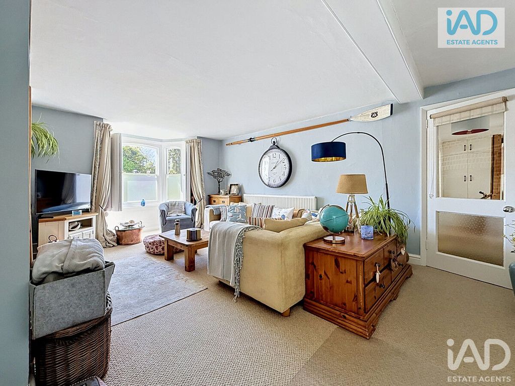 Property photo 3 of 29