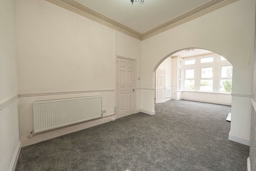 Property photo 3 of 38