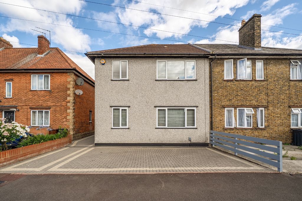 Property photo 1 of 18 5201771