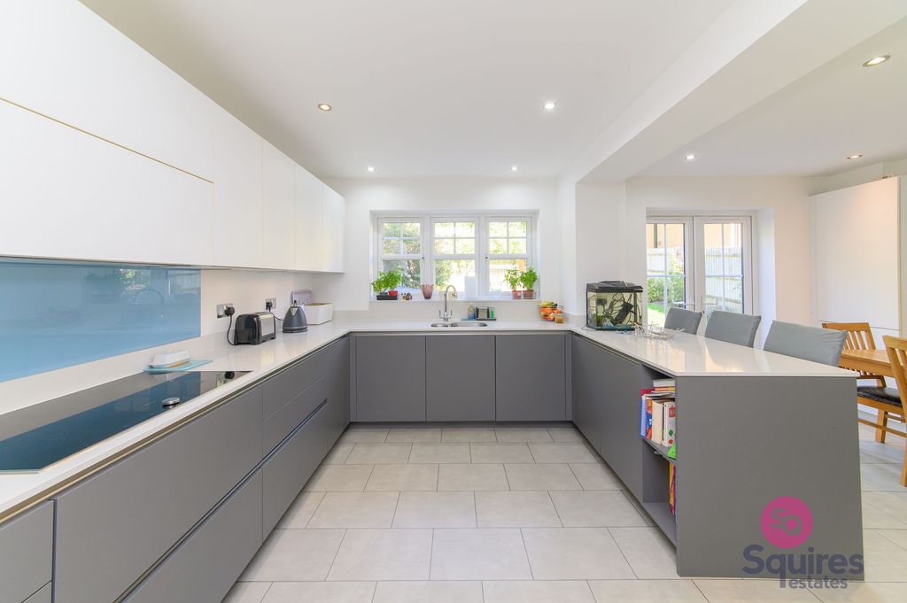 Property photo 3 of 21