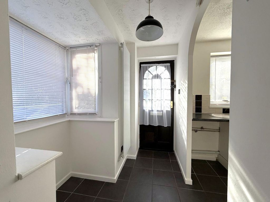 Property photo 2 of 12 Hallway