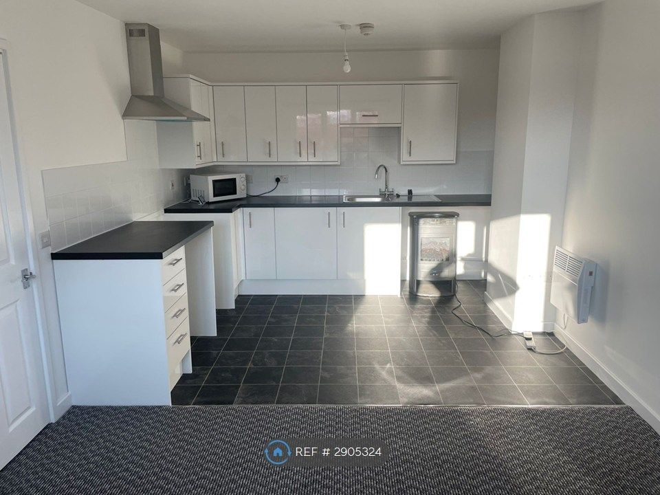 Property photo 1 of 5 Kitchen (From Lounge)
