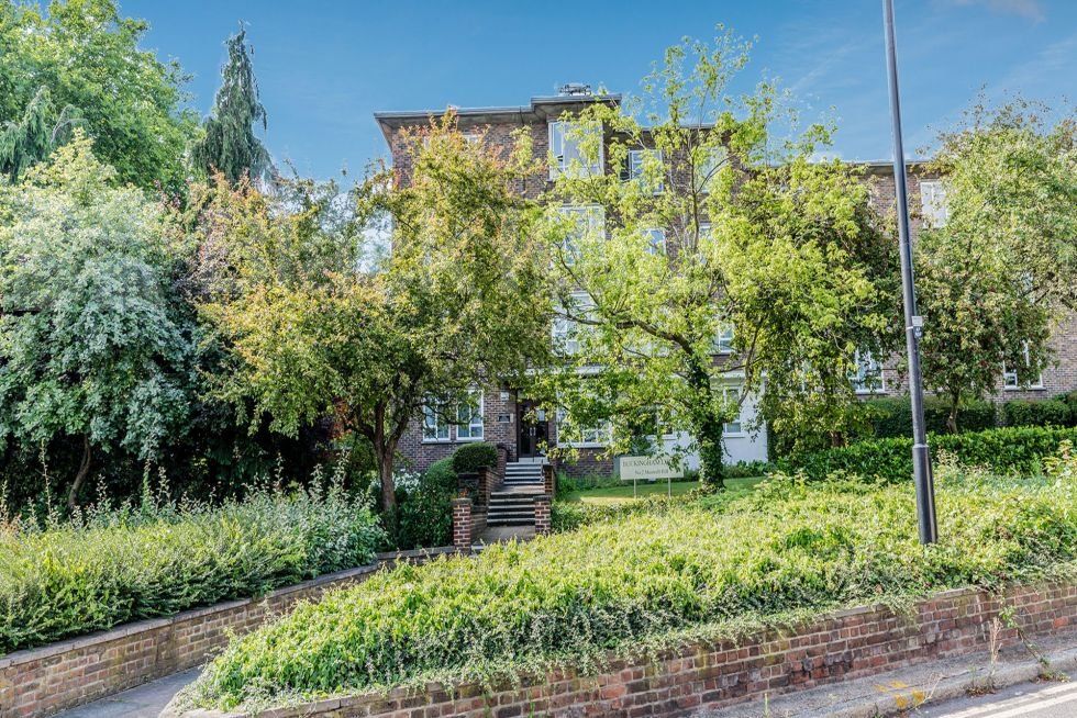 Property photo 1 of 2