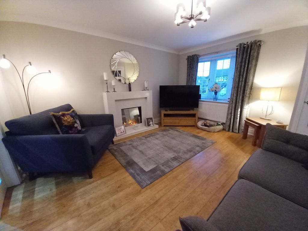 Property photo 2 of 21 Lounge