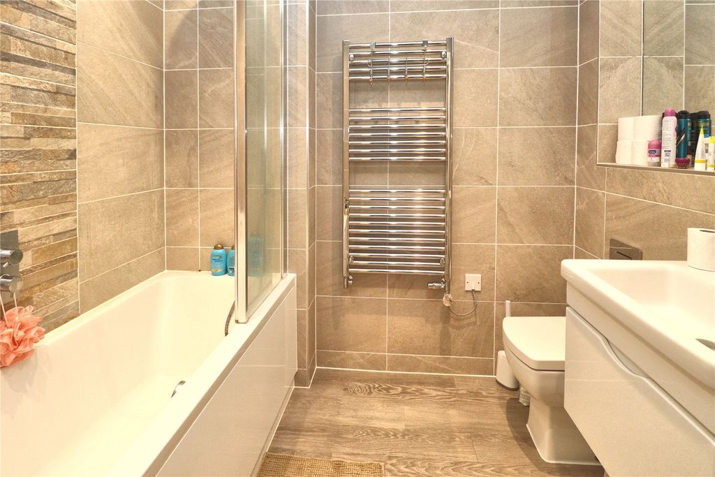 Additional image 5 of 1 bed flat for saleWoking GU21