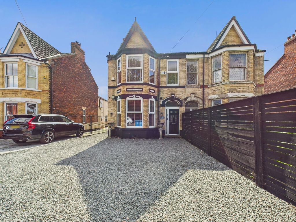Property photo 1 of 27