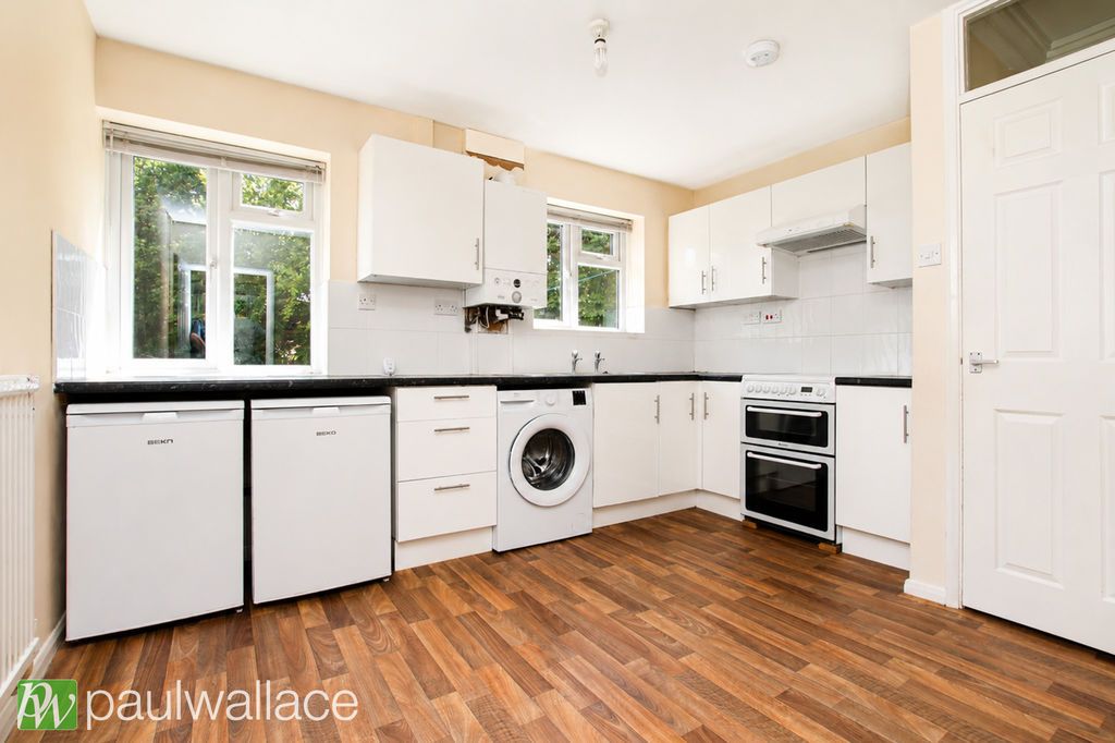 Property photo 3 of 14 Kitchen