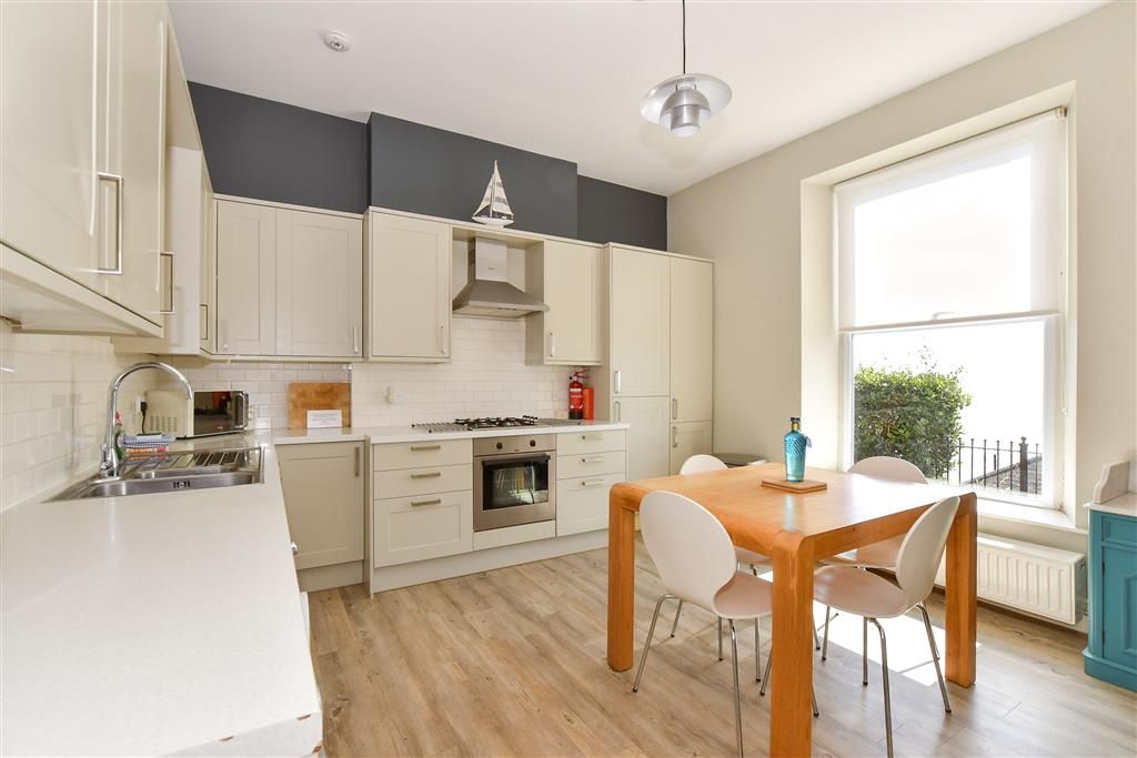 Property photo 2 of 9 Kitchen/Dining Room