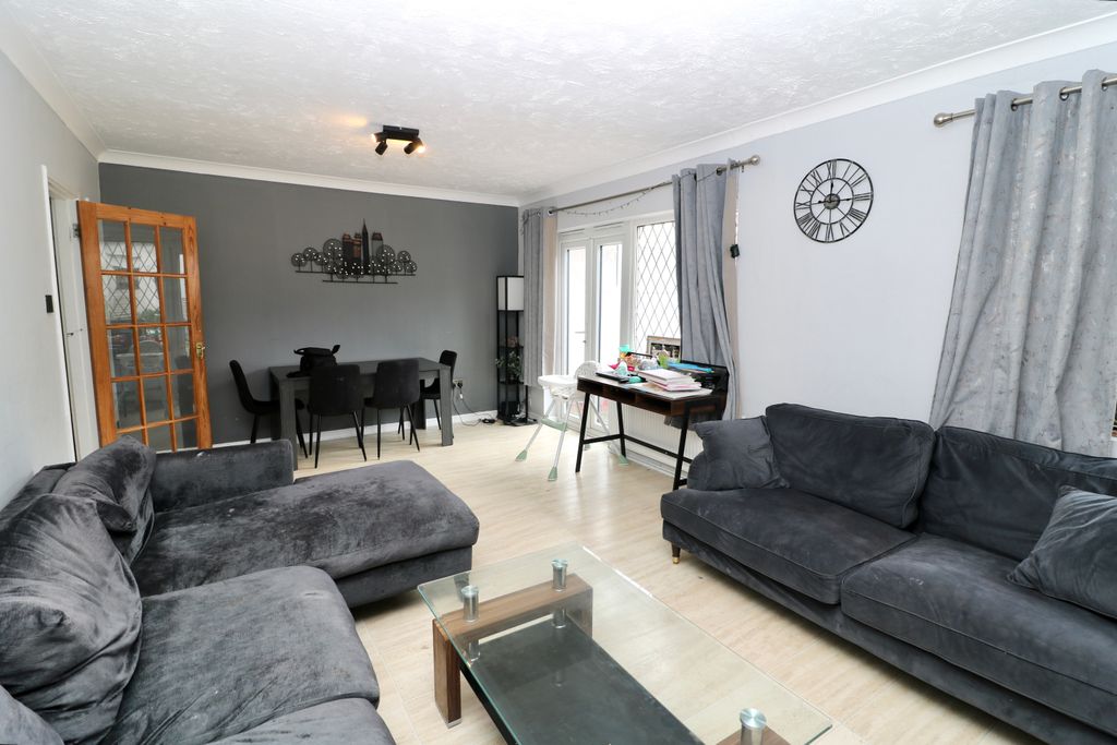 Property photo 3 of 15