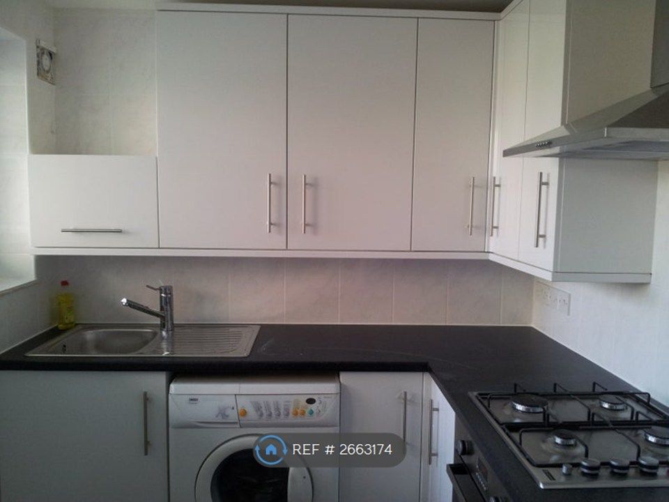 Property photo 2 of 7 Kitchen Front Aspect