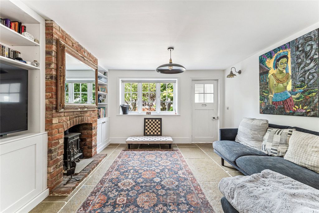 Property photo 3 of 14 Siting Room