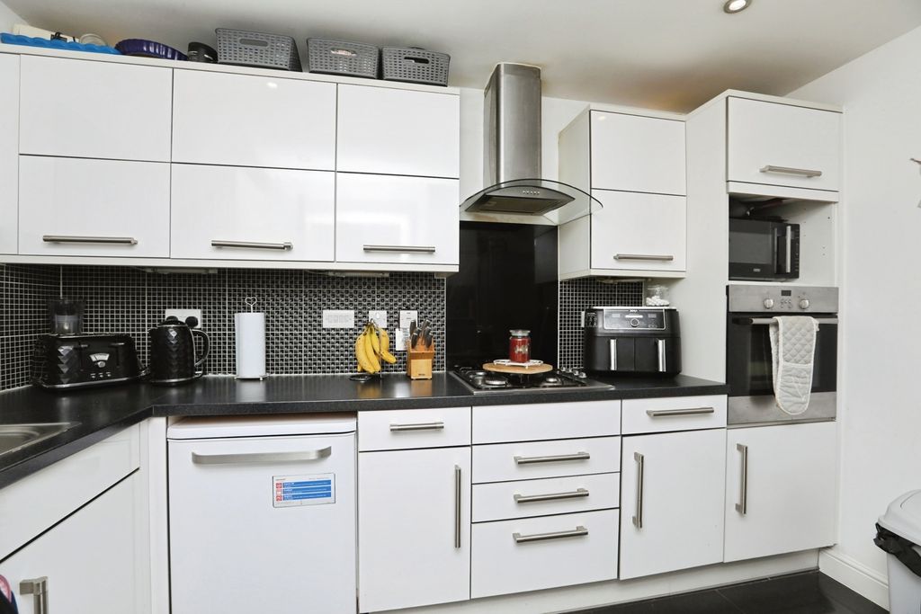 Property photo 3 of 20 Pbox-Img.Jpg