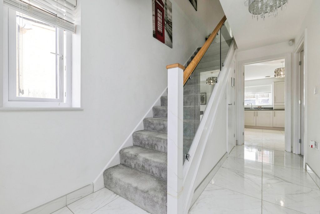 Property photo 2 of 20 Pbox-Img.Jpg