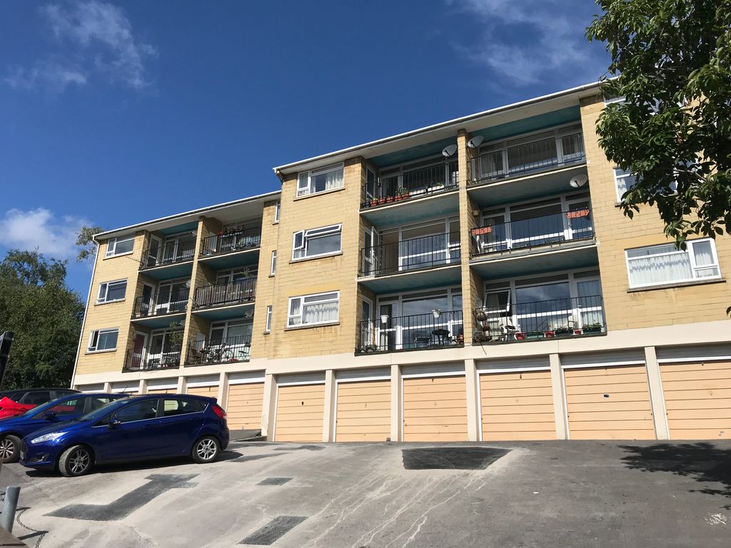 Property photo 1 of 10 Front