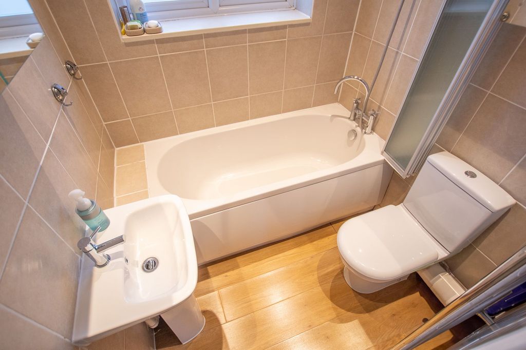 Additional image 20 of 3 bed semi-detached house for saleByrefield Road, Guildford GU2