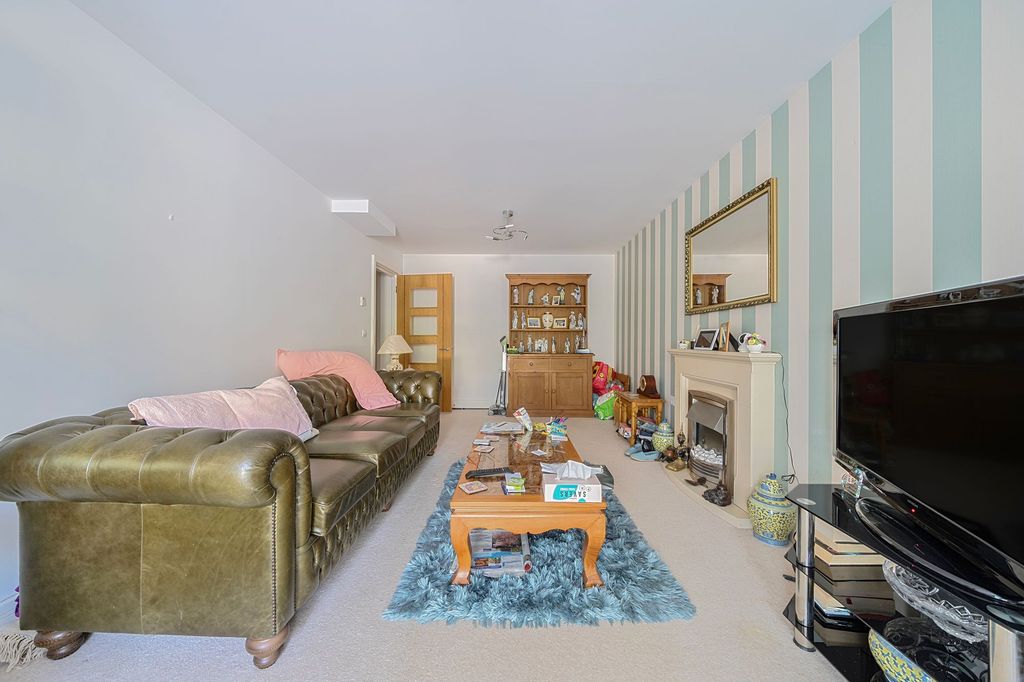 Property photo 2 of 11