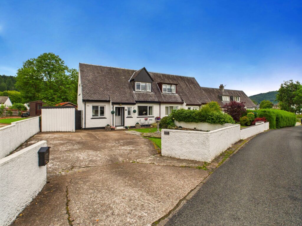Property photo 1 of 28
