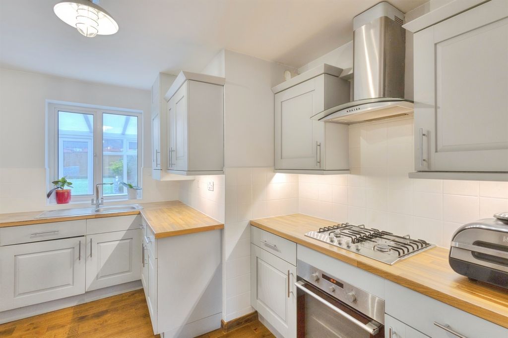 Property photo 3 of 20