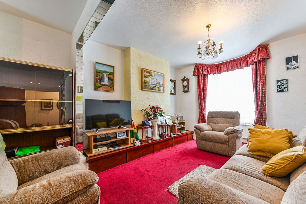 Property photo 1 of 16