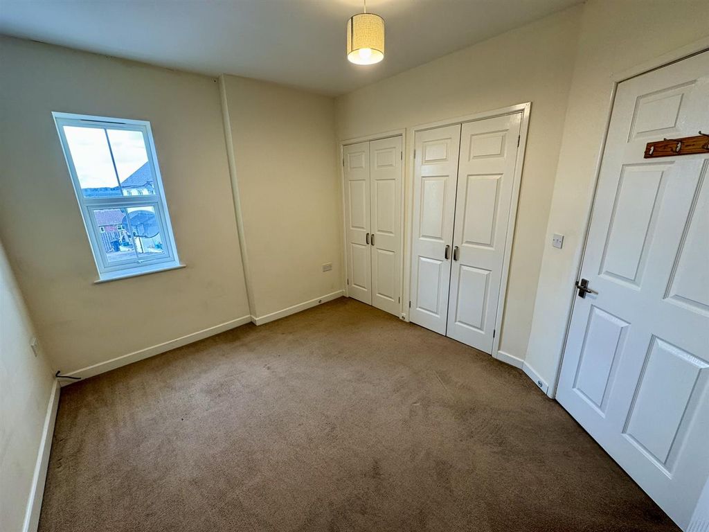 Property photo 3 of 7 Bedroom