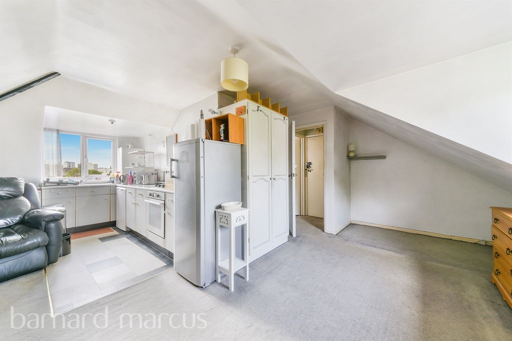 Property photo 2 of 12 Image