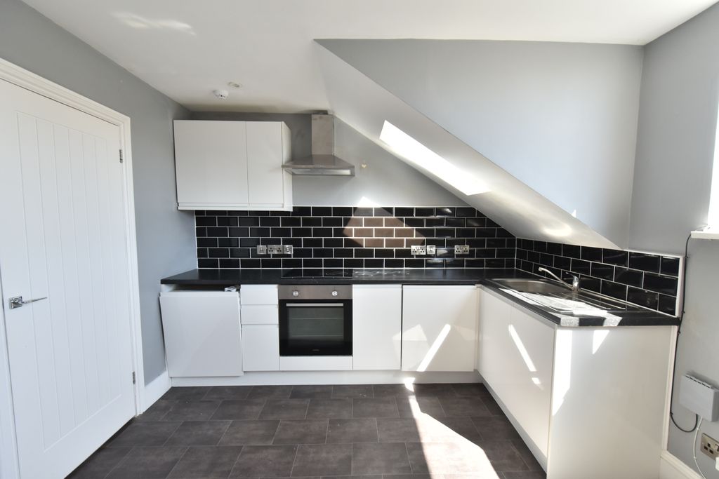 Property photo 3 of 7 Kitchen