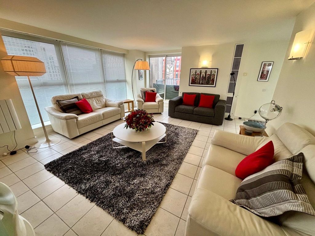 Property photo 2 of 19 Picture No. 08