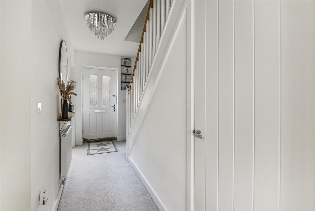 Property photo 3 of 12 02.