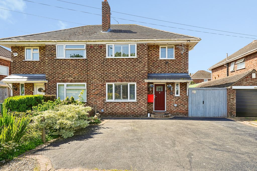 Property photo 1 of 28