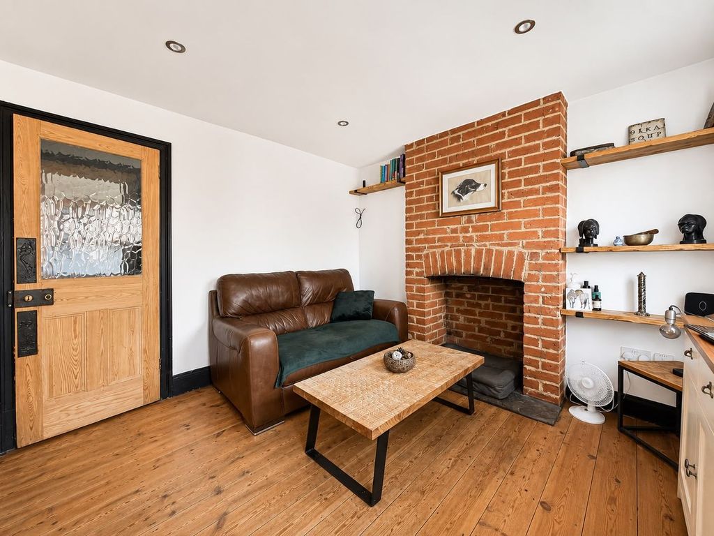 Property photo 2 of 17