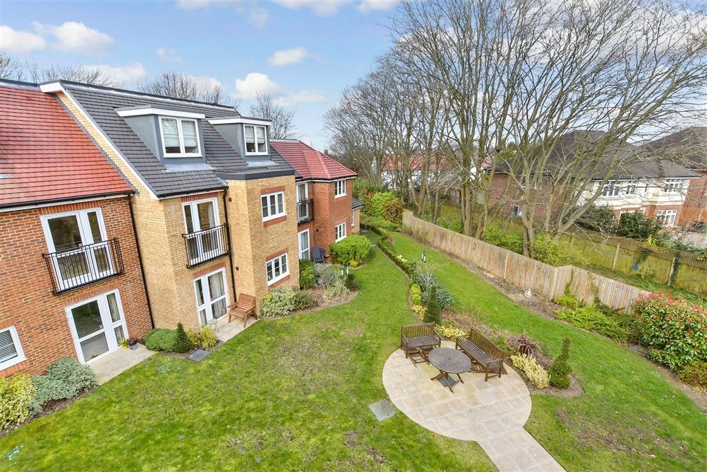 Property photo 2 of 14 Communal Gardens