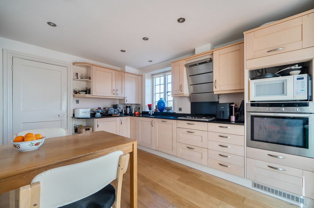 Property photo 3 of 43 1419502-11-69B1B9...