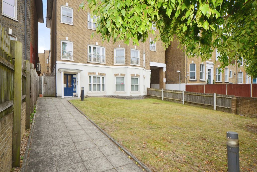 Property photo 1 of 14 Photography