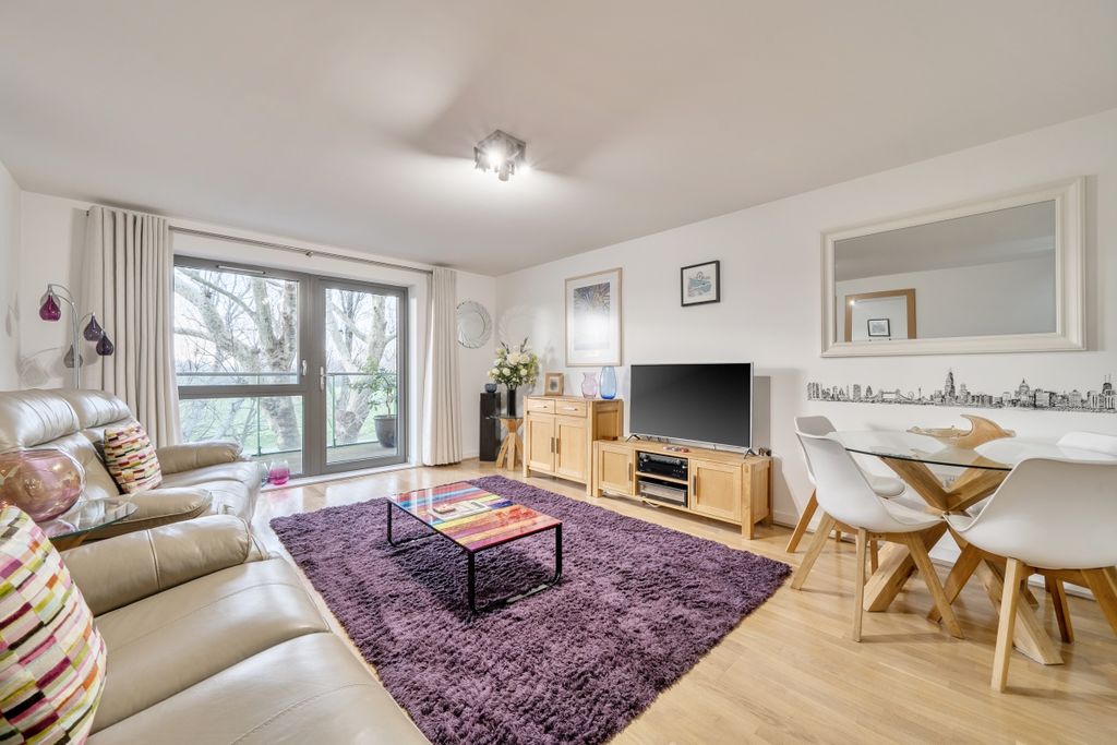 Property photo 1 of 21 1426037-12-69Af04...