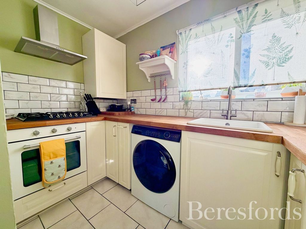 Property photo 3 of 8 Picture No. 18