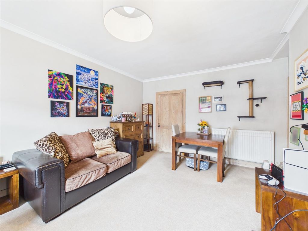 Property photo 3 of 16 Cam03924G0-Pr0046-Still003.Jpg