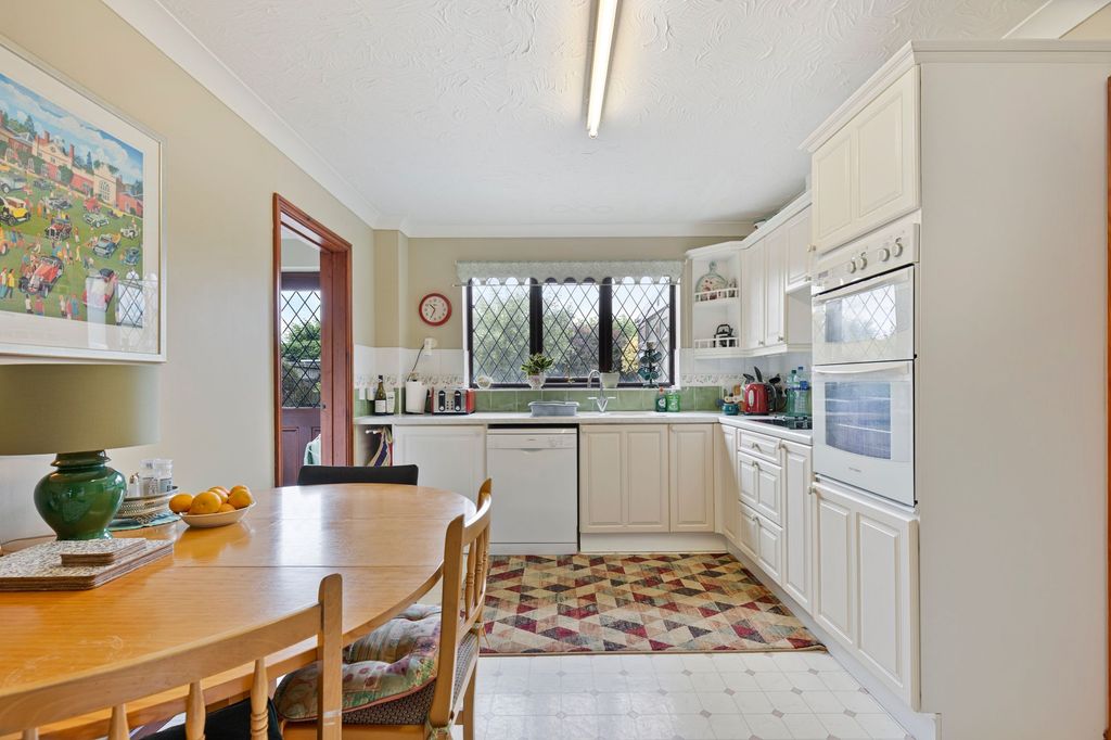 Property photo 3 of 19