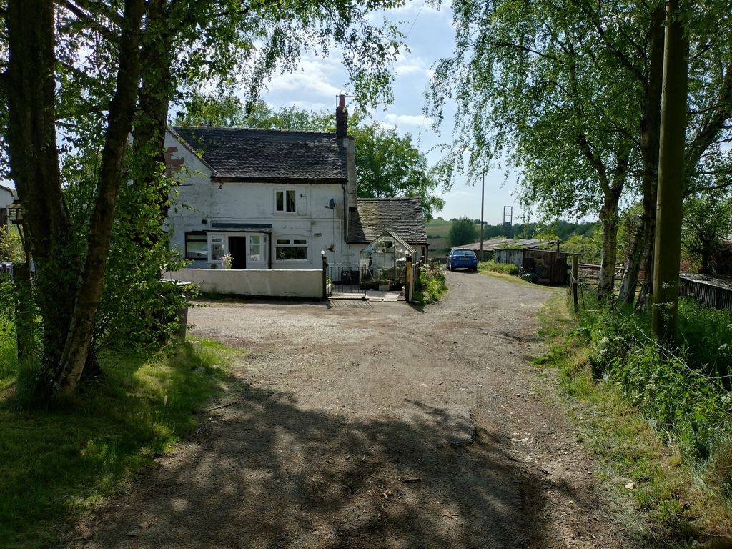 Property photo 2 of 18