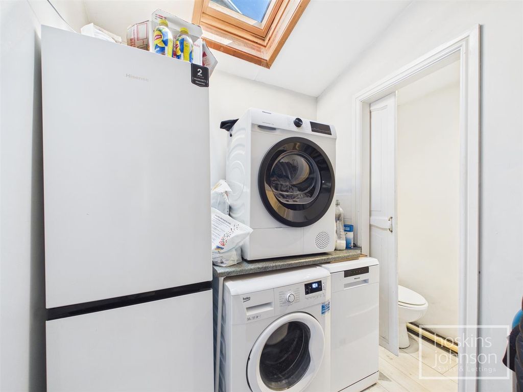 Property photo 3 of 20 Cam02644G0-Pr0406-Still003.Jpg