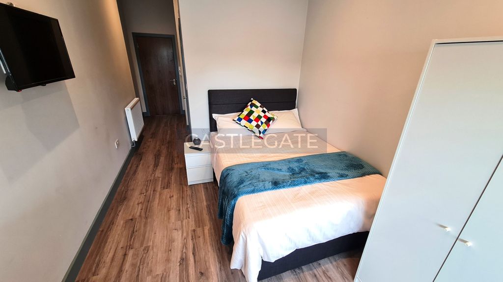 Property photo 3 of 16 Room 26, Renaissance Works, 105 New Street, Huddersfield, HD1 2As (4)