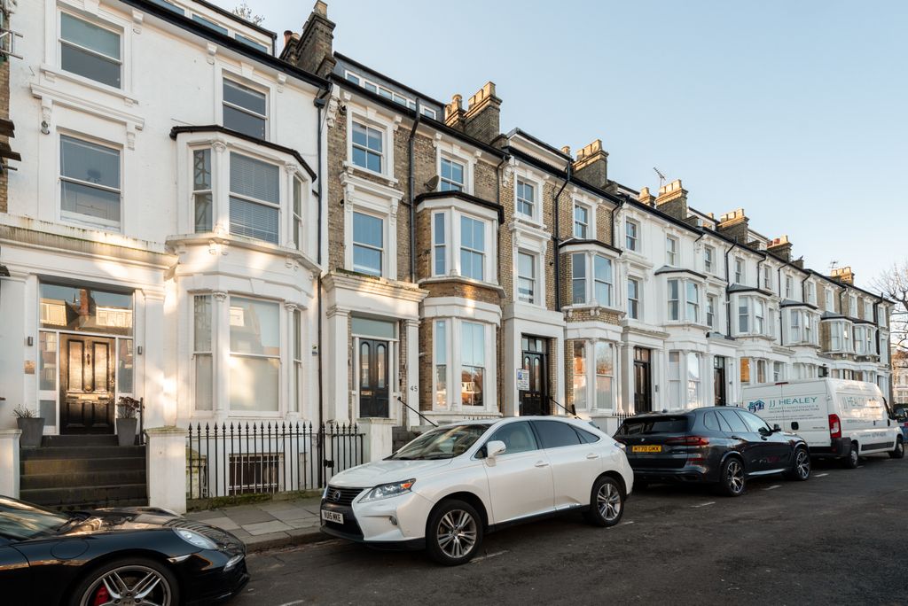 Property photo 2 of 14 Picture No. 18