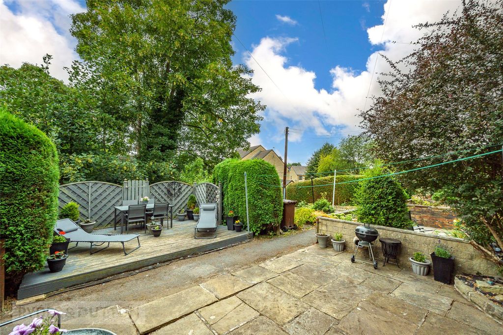 Property photo 2 of 19 Garden