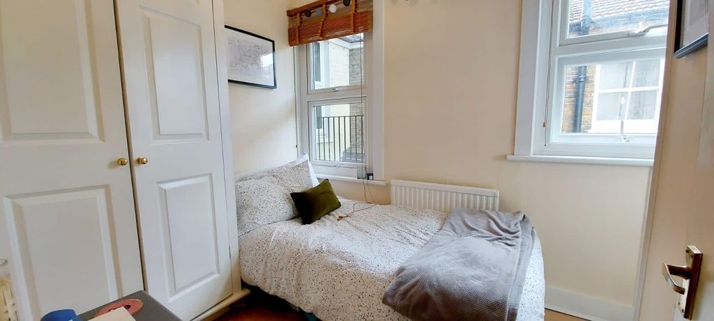 Property photo 3 of 4