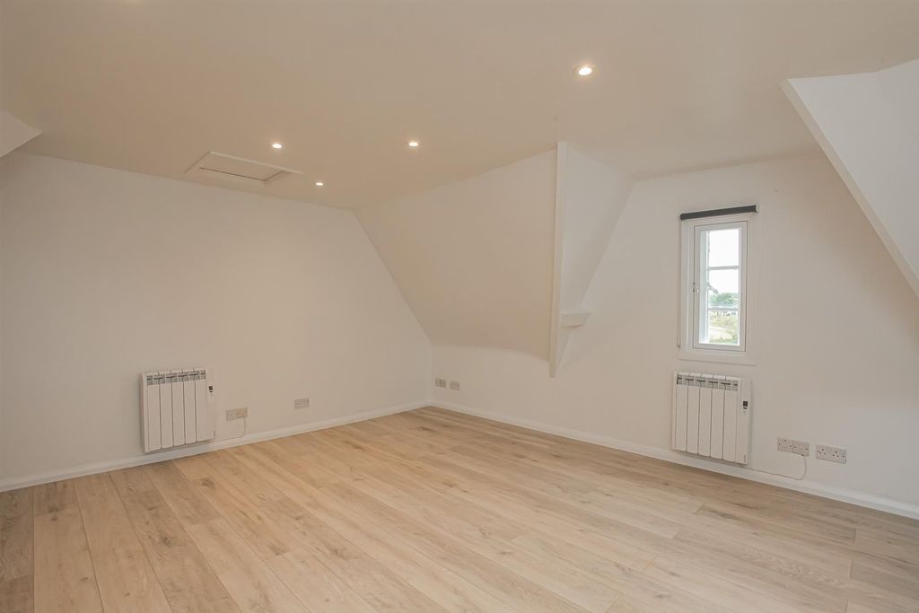 Property photo 3 of 17 Img_6138.Jpg