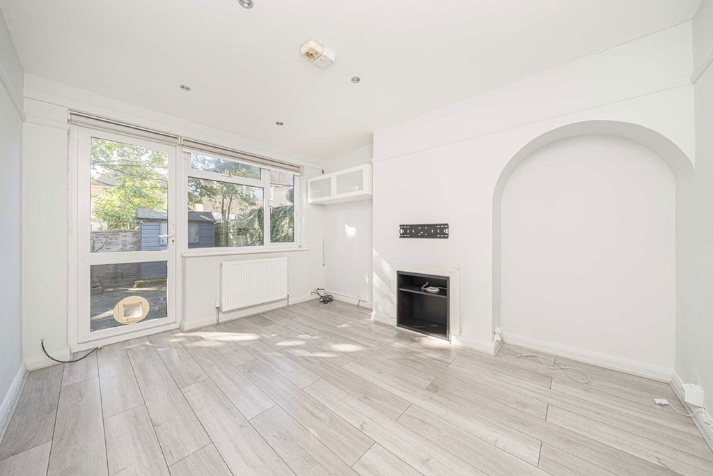 Property photo 2 of 5