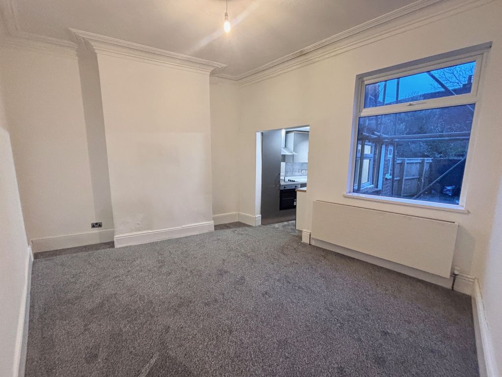 Property photo 2 of 10 Dining Room