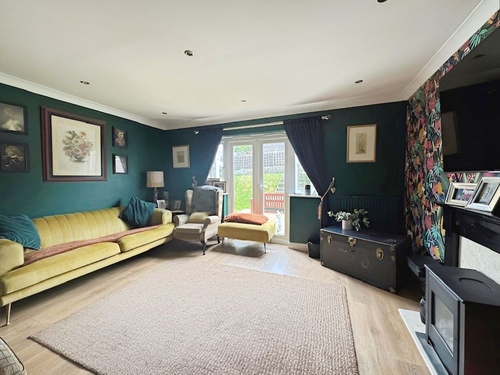 Property photo 3 of 23