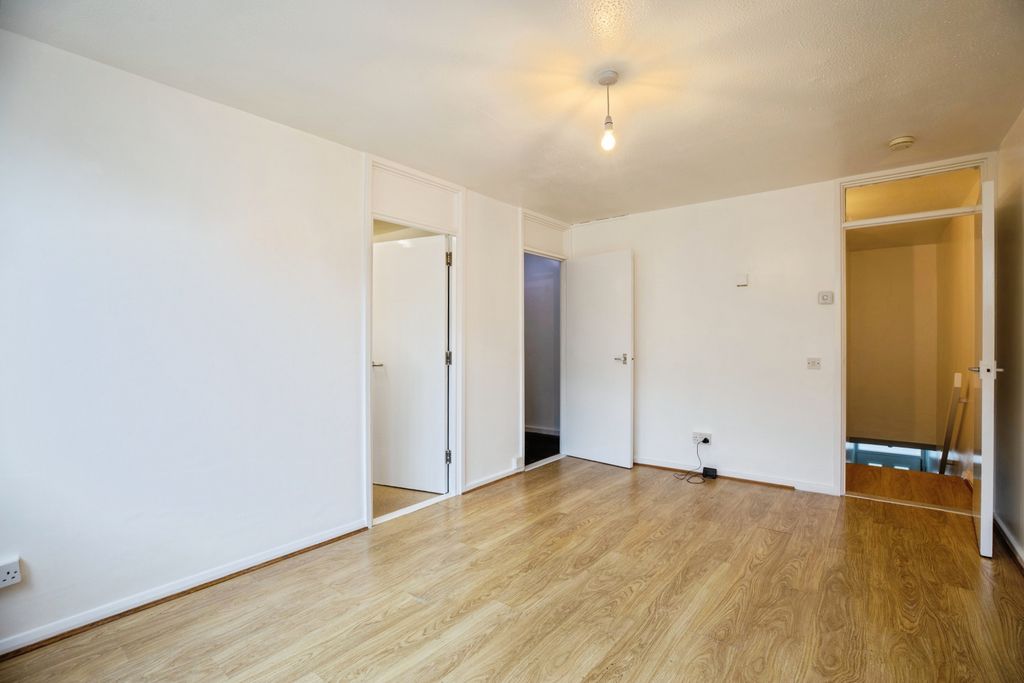Property photo 1 of 12 Living Room